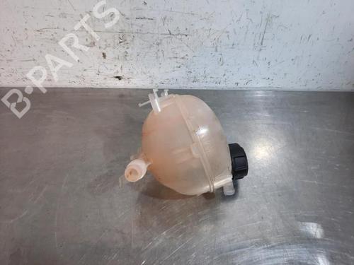 Used Expansion tank PEUGEOT 208 II (UB_, UP_, UW_, UJ_) 1.2 PureTech 100 (101 hp) 23639822