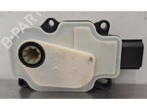 Used Electronic module DACIA DUSTER (HM_) 1.3 TCe 150 (HMM3) (150 hp) 30053928