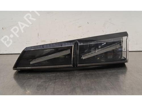 Used Right taillight PEUGEOT 308 III (FB_, FH_, FP_, F3_, FM_) e-308 (FMZKWZ) (156 hp) 30651126