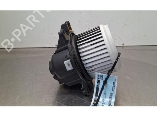 Used Heater blower motor Heater blower motor PEUGEOT 5008 II (MC_, MJ_, MR_, M4_) 1.5 BlueHDi 130 (MCYHZJ, MCYHZR, MCYHZX) (131 hp) 34268848 34268848