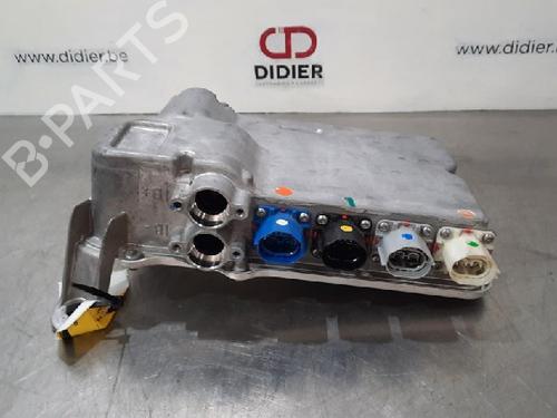 Used Fuse box TESLA MODEL S (5YJS) EV AWD (772 hp) 10888297