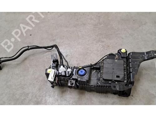 Depósito de AdBlue Depósito de AdBlue PEUGEOT 5008 II (MC_, MJ_, MR_, M4_) 1.6 BlueHDi 120 (MCBHZH, MCBHZW) (120 hp) 37092292 37092292