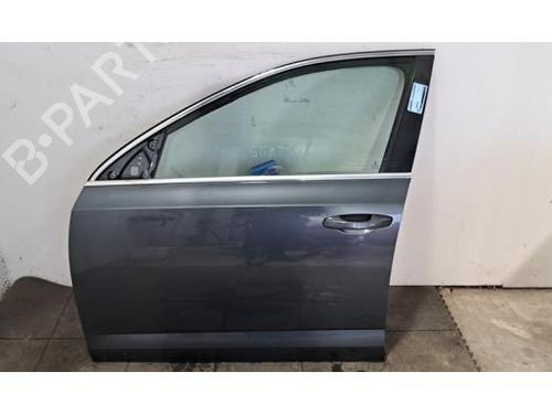 Used Left front door SKODA OCTAVIA III Combi (5E5, 5E6) 1.6 TDI (105 hp) 32158742