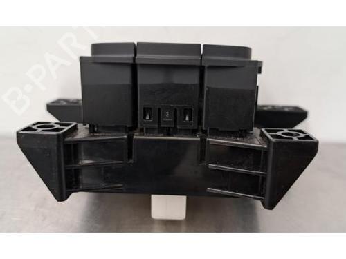 Switch TOYOTA C-HR (_X1_) 1.8 Hybrid (ZYX10_, ZYX11_, ZYX10R, ZYX11R) | BP29929298I30 