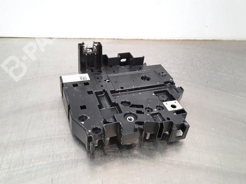 fuse-box-volvo-xc40-536-t5-plug-in-hybrid-32265898-2017-10898330 main image