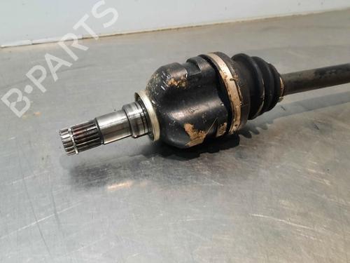 Left front driveshaft TOYOTA YARIS (_P13_) 1.5 Hybrid (NHP130_, NHP130) | BP15031213M38 