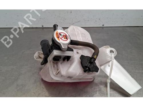 expansion-tank-toyota-corolla-estate-_e21_-2019-37091816 main image