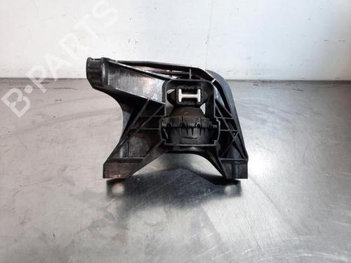 Used Engine mount Engine mount PEUGEOT 308 SW III (FC_, FJ_, FR_, F4_, FN_) PureTech 136 (FRHPYC) (136 hp) 33753263 33753263