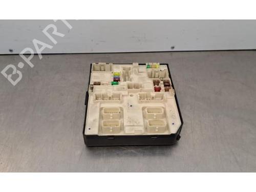 Used Fuse box RENAULT MASTER III Van (FV) 2.3 dCi 135 FWD (FV0N, FV08, FV06, FV00, FV1S) (136 hp) 31273425