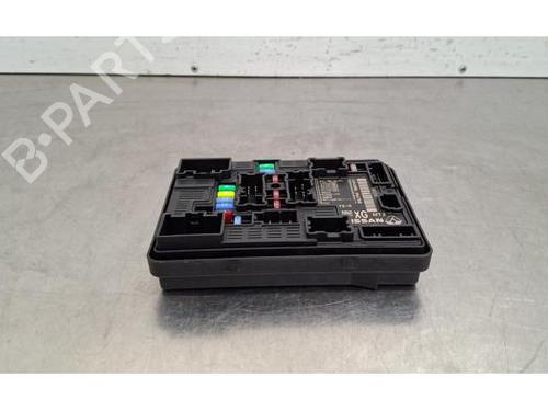 Used Fuse box Fuse box 37091566 37091566