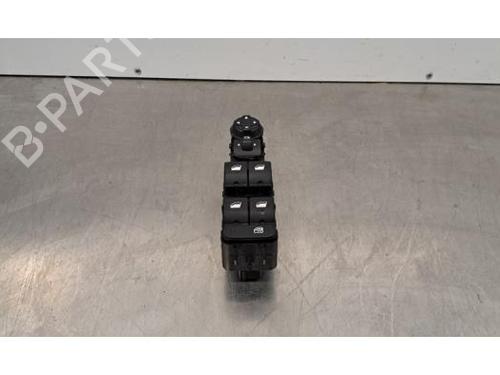 Used Switch OPEL CORSA F (P2JO) 1.2 (68) (101 hp) 31076409