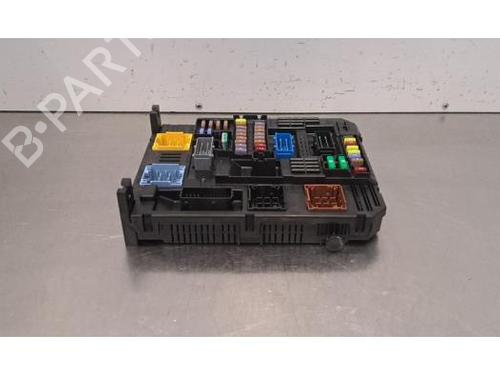 Used Fuse box Fuse box OPEL CORSA F (P2JO) 1.2 MHEV (101 hp) 34121036 34121036