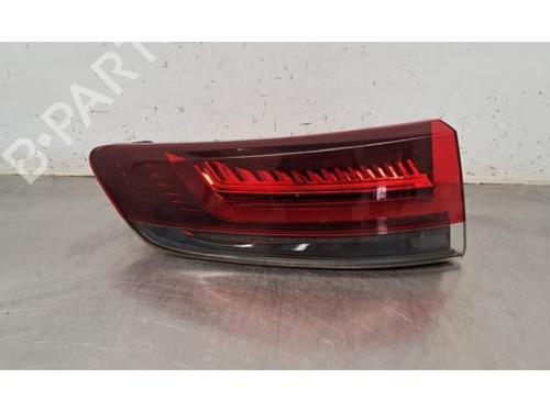 Venstre baglygte RENAULT MEGANE IV Hatchback (B9A/M/N_) 1.6 E-TECH 160 (B9NH) (160 hp) 29871908