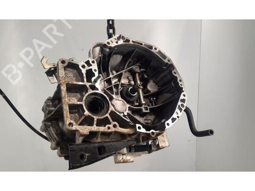 Getriebe für Getriebe SUZUKI S-CROSS 1.5 Hybrid (AKK415) (116 hp) 34200046 34200046