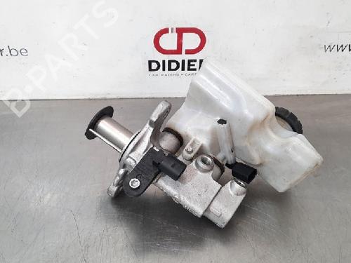 Used Brake master cylinder AUDI A3 Sportback (8VA, 8VF) 2.0 TDI (150 hp) 10884480