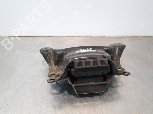 Used Engine mount AUDI A3 Convertible (8V7, 8VE) 2.0 TDI (150 hp) 10898152