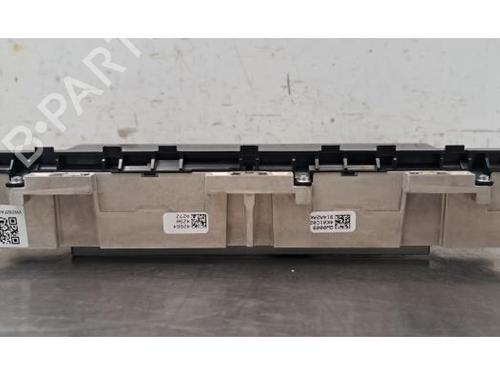 display-vw-golf-viii-cd1-da1-2019-36757789 main image