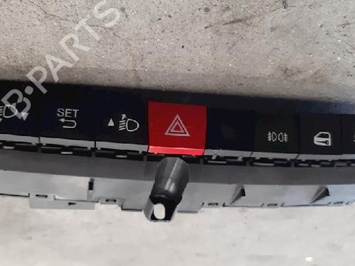 Used Warning switch FIAT 500L (351_, 352_) 1.6 D Multijet (199LYE1B) (120 hp) 15017451