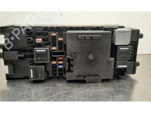 Used Fuse box Fuse box 39216908 39216908