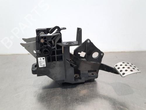 Used Break pedal SMART FORFOUR Hatchback (453) electric drive (453.091) (82 hp) 10900260
