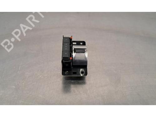Used Gear lever PEUGEOT 3008 II SUV (MC_, MR_, MJ_, M4_) 1.2 THP/ PureTech 130 (MRHNSM, MRHNSU, MRHNSJ, MRHNYW,... (131 hp) 23626598