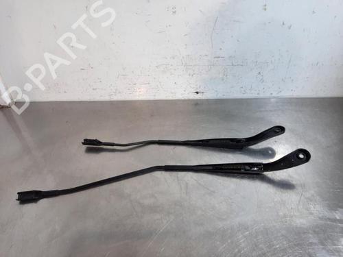 Front windshield wiper arm DACIA SANDERO III 1.0 TCe 90 | BP23598084C143 