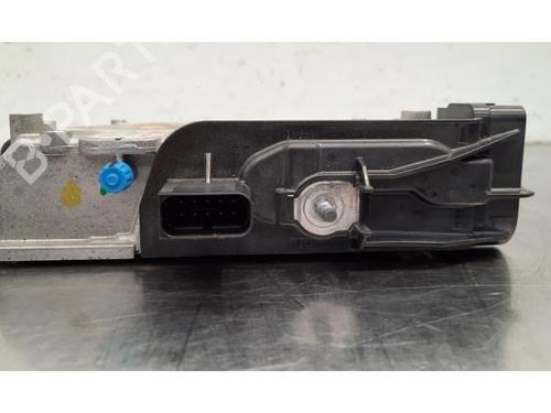 Used Inverter/Converter PEUGEOT 308 III (FB_, FH_, FP_, F3_, FM_) Hybrid 136 (FPHPYC) (136 hp) 24918932