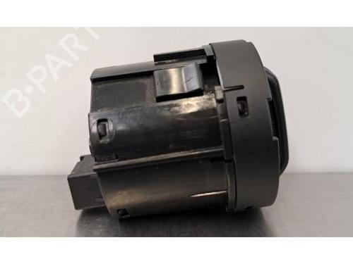 Switch TOYOTA HILUX VIII Pickup (_N1_) 2.8 TD 4WD (GUN126) | BP29389137I30 