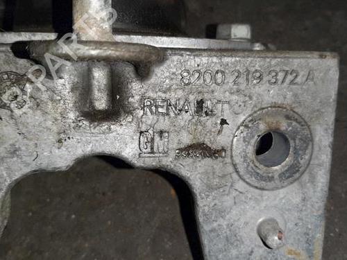 Used Engine mount Engine mount OPEL VIVARO A Van (X83) 2.0 CDTI (F7) (114 hp) 33710986 33710986