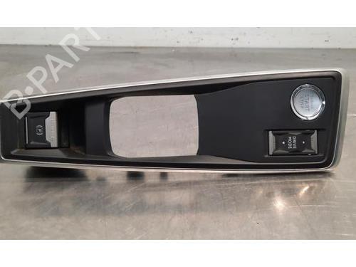 Mittelkonsole Mittelkonsole PEUGEOT 508 SW II (FC_, FJ_, F4_) 2.0 BlueHDi 180 (177 hp) 34198619 34198619