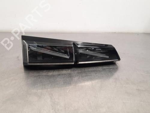 Used Left taillight PEUGEOT 308 III (FB_, FH_, FP_, F3_, FM_) PureTech 110 (FPHNPL) (110 hp) 23582942