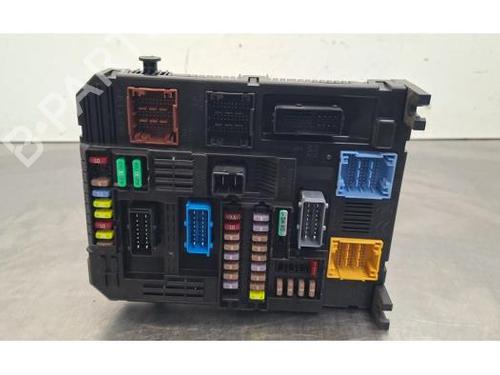 Used Fuse box Fuse box 36343374 36343374