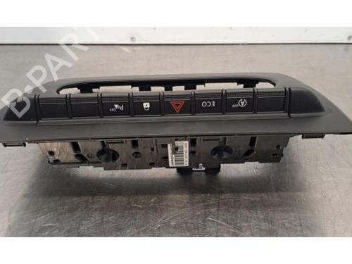 Bouton de warning DACIA DUSTER (HM_) 1.5 dCi 115 4x4 (HMAD) | BP30381742I22