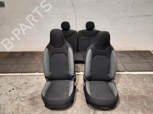 seats-set-toyota-aygo-x-_b7_-2022-38606555 main image