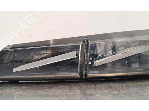 Used Right taillight PEUGEOT 308 III (FB_, FH_, FP_, F3_, FM_) PureTech 130 (FPHNSL, FPHNST) (131 hp) 25730285