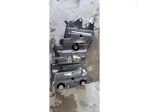 Serbatoio AdBlue MERCEDES-BENZ VITO Van (W447) 110 CDI (447.601, 447.603, 447.605) (102 hp) 31301804