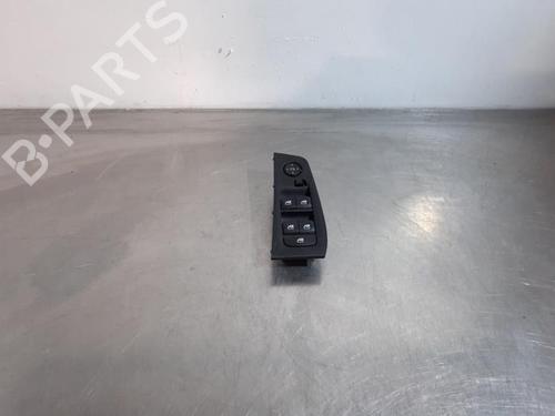 switch-bmw-1-f40-2019-32158843 main image