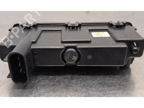 Used Electronic module Electronic module DS DS 7 Crossback (J4_, JR_, JC_) E-TENSE 225 (J4DGZU, J45GQU) (224 hp) 40202148 40202148