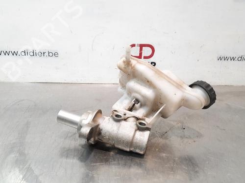 Used Brake master cylinder PEUGEOT 3008 II SUV (MC_, MR_, MJ_, M4_) 1.5 BlueHDi 130 (131 hp) 10893335