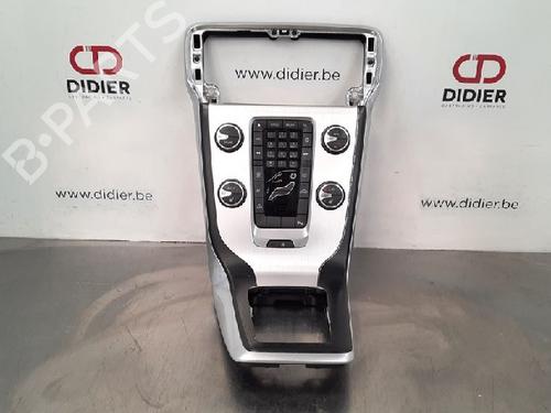 Used Middle console VOLVO V40 Hatchback (525) D2 (114 hp) 10885393