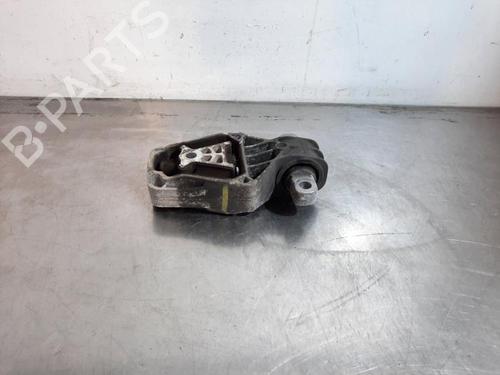 Used Engine mount Engine mount MERCEDES-BENZ A-CLASS (W176) A 200 CDI / d (176.008) (136 hp) 33917915 33917915