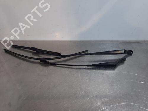 Used Front windshield wiper arm CITROËN C3 / C3 ORIGIN III (SX) 1.2 THP 110 (110 hp) 15828018