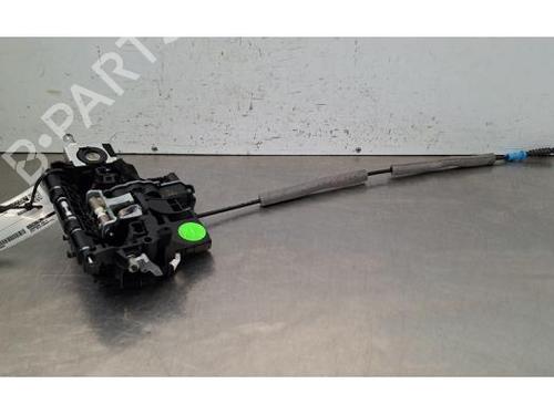 front-left-lock-porsche-911-convertible-992-2019-39995115 main image
