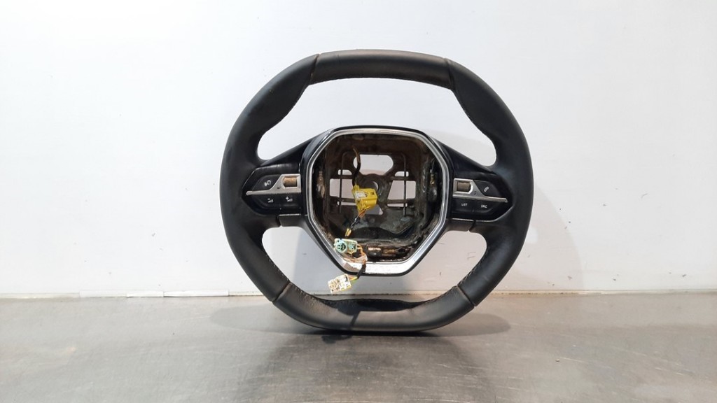 Steering wheel PEUGEOT 3008 SUV (MC_, MR_, MJ_, M4_) 1.5 BlueHDi 