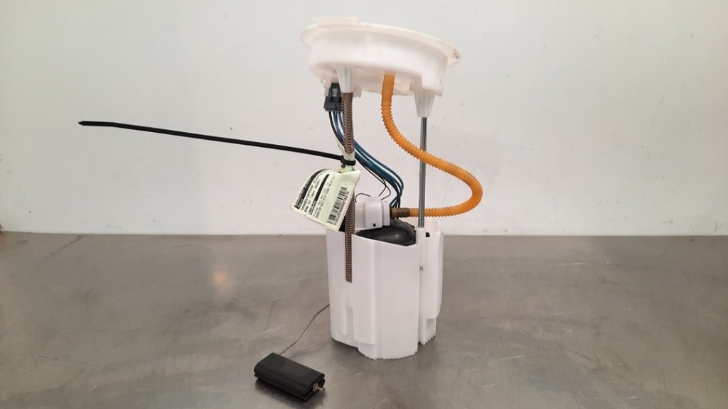 Fuel pump BMW X1 (F48) xDrive 25 e Plug-in-Hybrid 11230970 | B-Parts