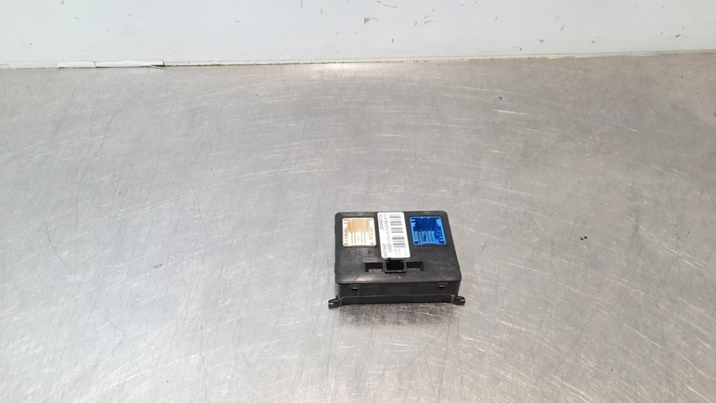 Control unit PEUGEOT 3008 SUV (MC_, MR_, MJ_, M4_) Hybrid 15789199 