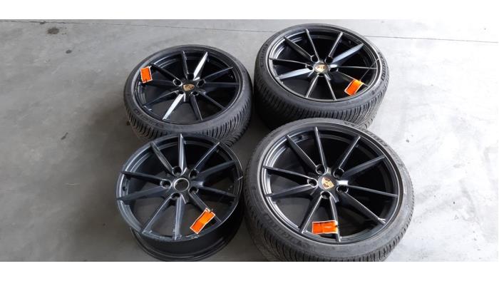Wheel set – Porsche 911 Convertible (992) 3.0 Carrera (992310) (2019-2024)