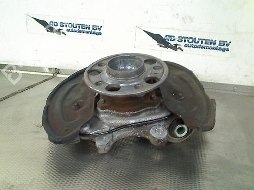 Used Right rear steering knuckle MERCEDES-BENZ C-CLASS T-Model (S205) C 180 (205.240) (156 hp) 26233689