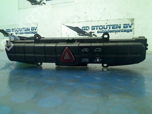 Used Warning switch MERCEDES-BENZ VITO / MIXTO Van (W639) 109 CDI (639.601, 639.603, 639.605) (88 hp) 13126852