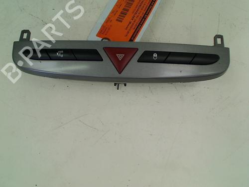 Used Warning switch PEUGEOT 308 SW I (4E_, 4H_) 1.6 HDi (109 hp) 13123796
